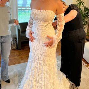 Rue De Seine Off-Shoulder Lace Gown in Cream